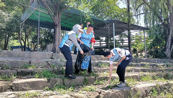 1658111327924322.jpg 安檢站旅檢一隊開展“學(xué)歷史 促凝聚”團(tuán)建活動1.jpg